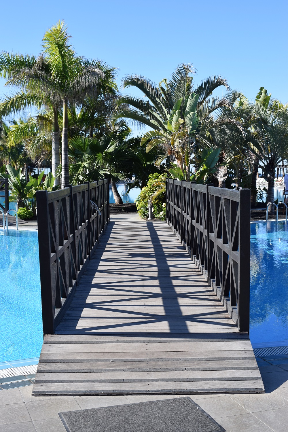 Die Reise nach La Palma - Teil 2 Brücke über Pool Hotel La Palma Princess - Sunnyside-of-life