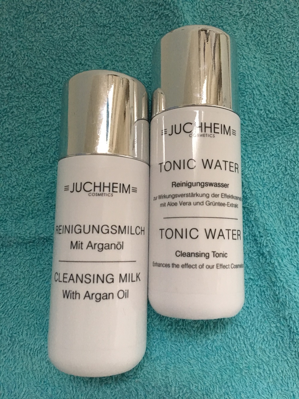 milde Gesichtsreinigung mit Juchheim Cosmetics Reinigunsmilch und Gesichtswasser
